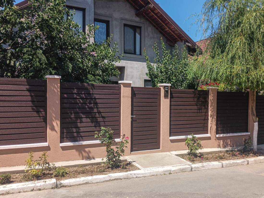 Romb Mini în culoarea Maro Cedru, fotografie reală de la un client