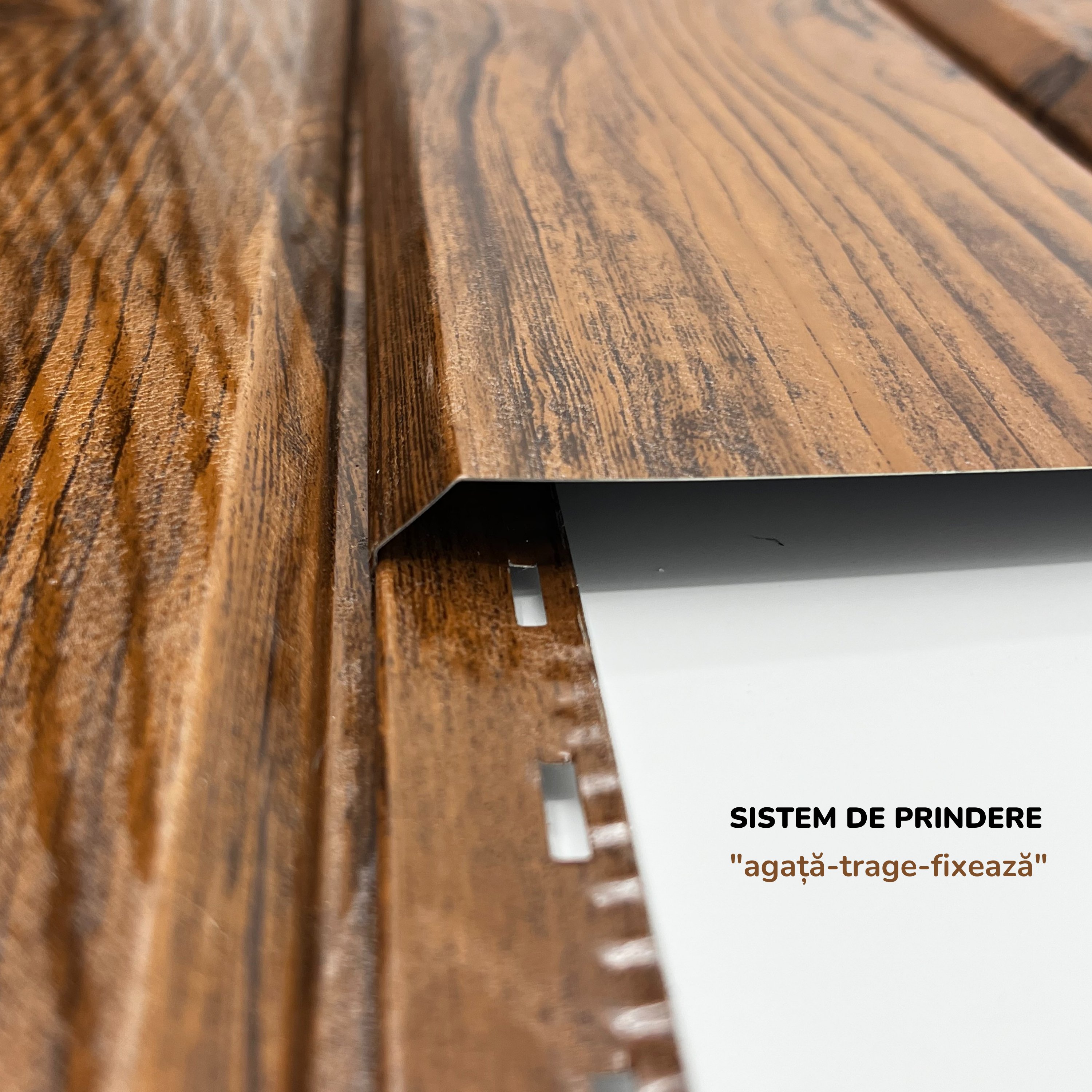 Lambriu Metalic Drept Jupiter, Nuc