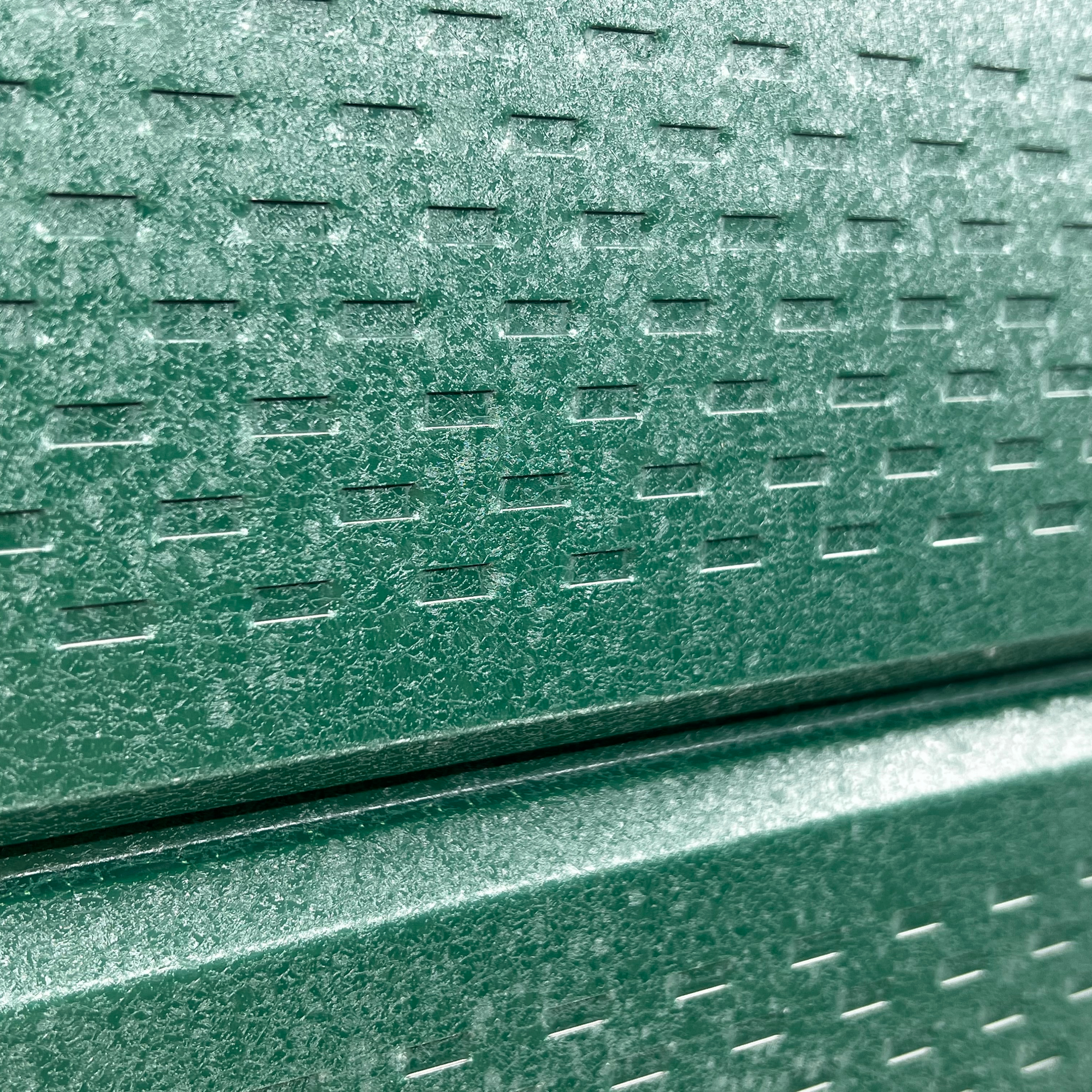 Saturn | Lambriu Perforat | Verde Pin | RAL 6005