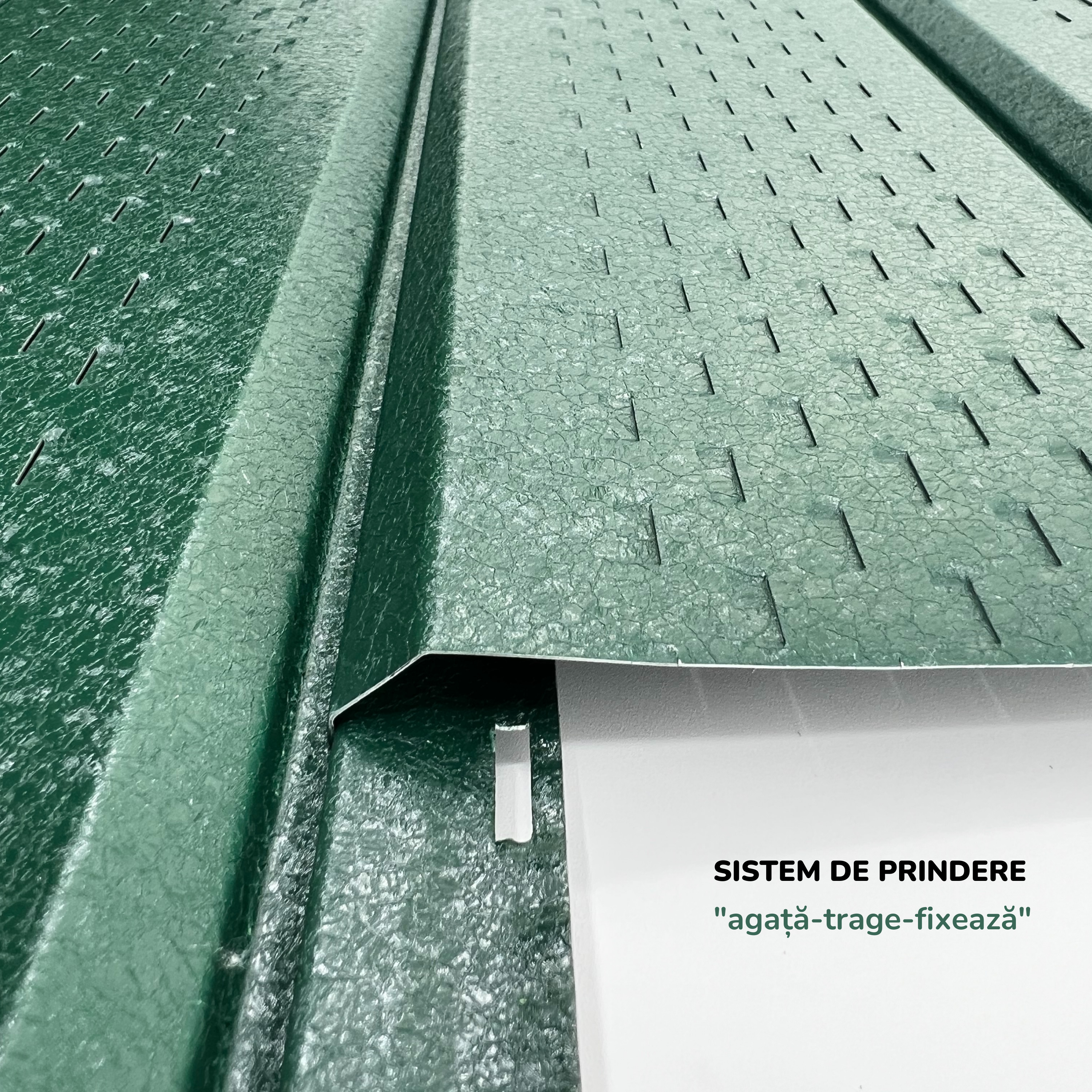 Saturn | Lambriu Perforat | Verde Pin | RAL 6005