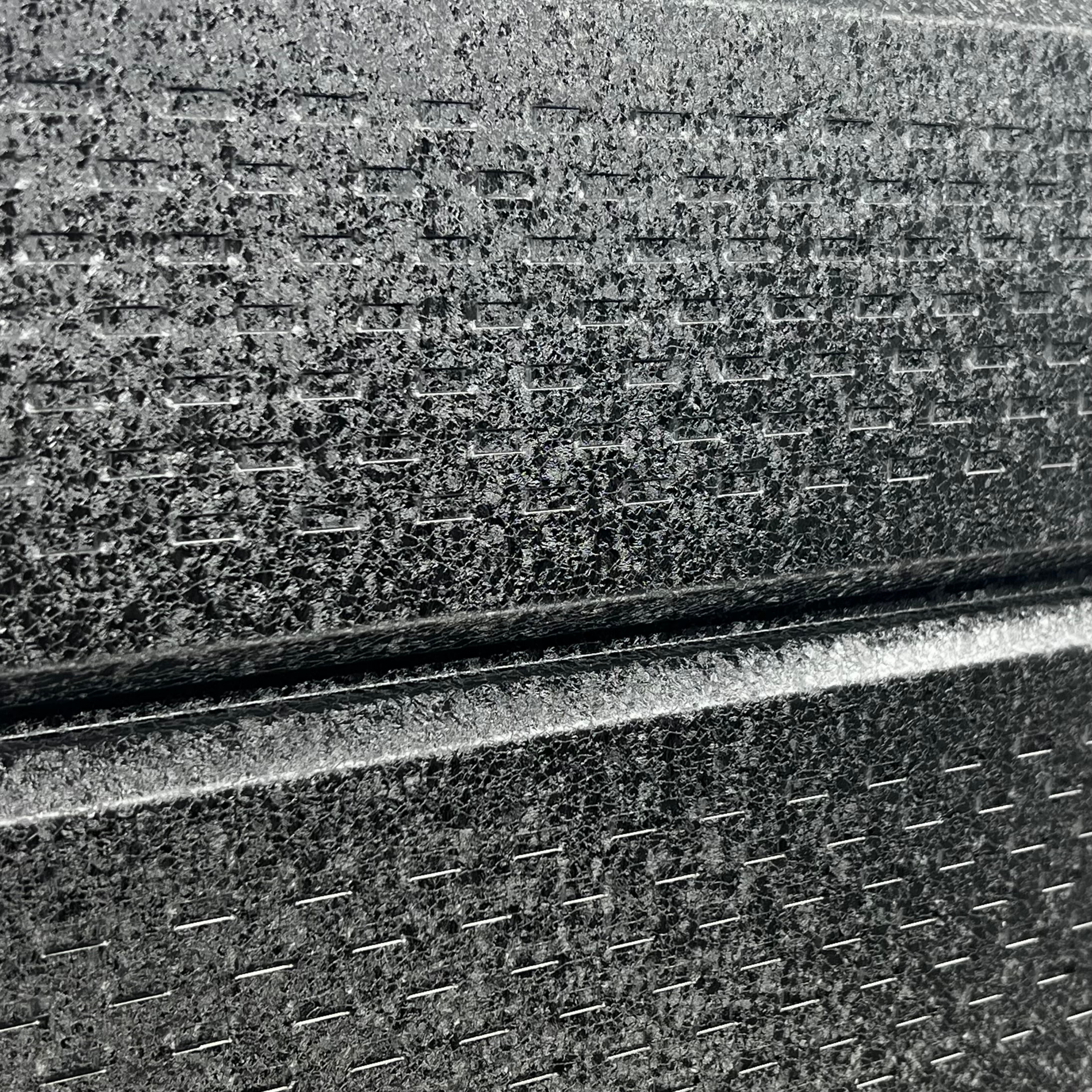 Saturn | Lambriu Perforat | Negru de Noapte | RAL 9005