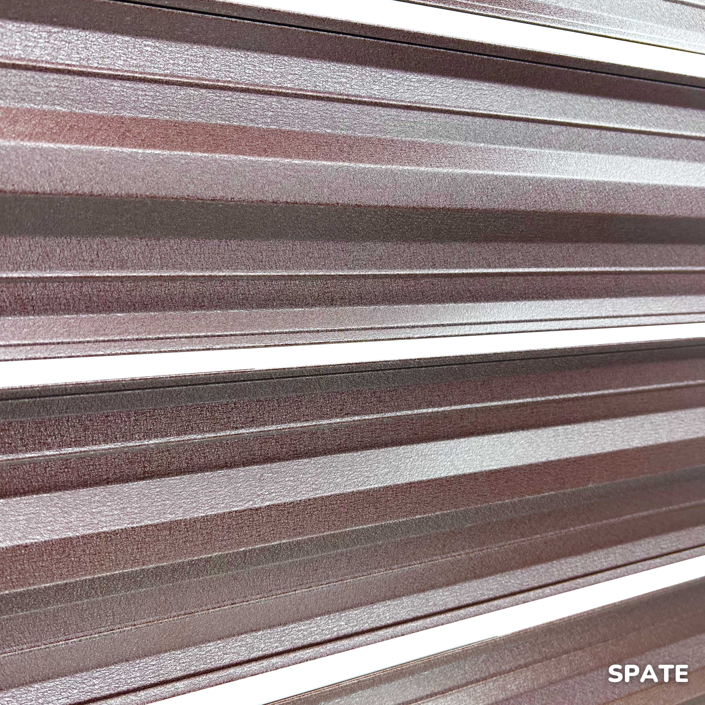 Prim-plan al modelului SIMETRICA Sipca Metalica cu finisaj de Mat Dublu în culoare Maro Ciocolata Dublu RAL 8017, disponibil pe www.sipca.ro, fabricat de Top Profil Sistem.