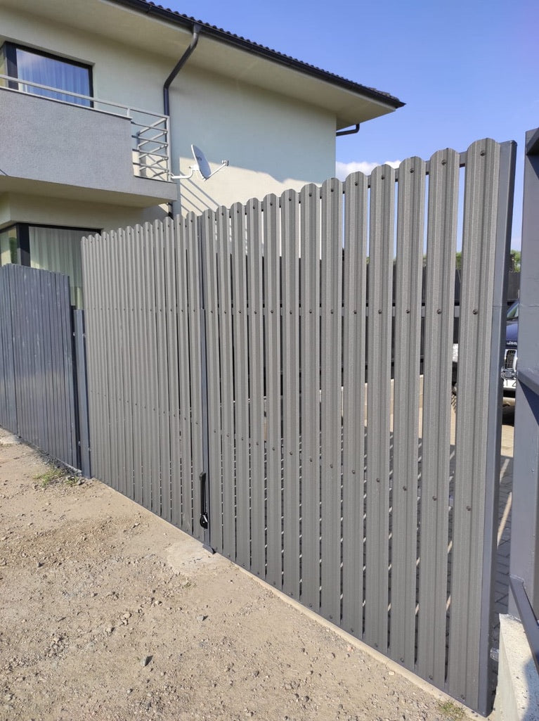 Prim-plan al modelului TISA Sipca Metalica cu finisaj de Mat în culoare Gri Grafit, disponibil pe www.sipca.ro, fabricat de Top Profil Sistem.