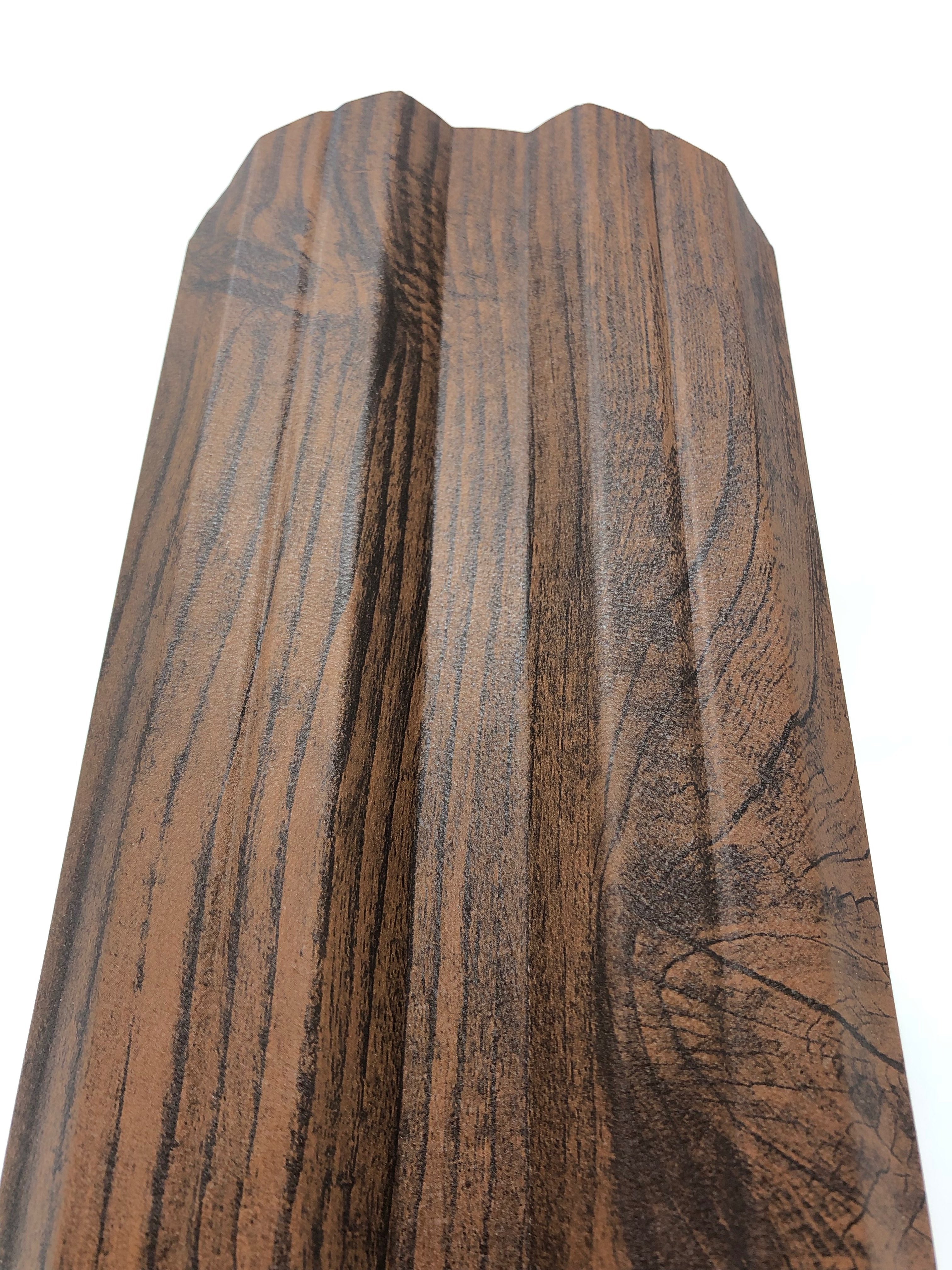 Prim-plan al modelului TISA Sipca Metalica cu finisaj de Imitație Lemn în culoare Mahon, disponibil pe www.sipca.ro, fabricat de Top Profil Sistem.