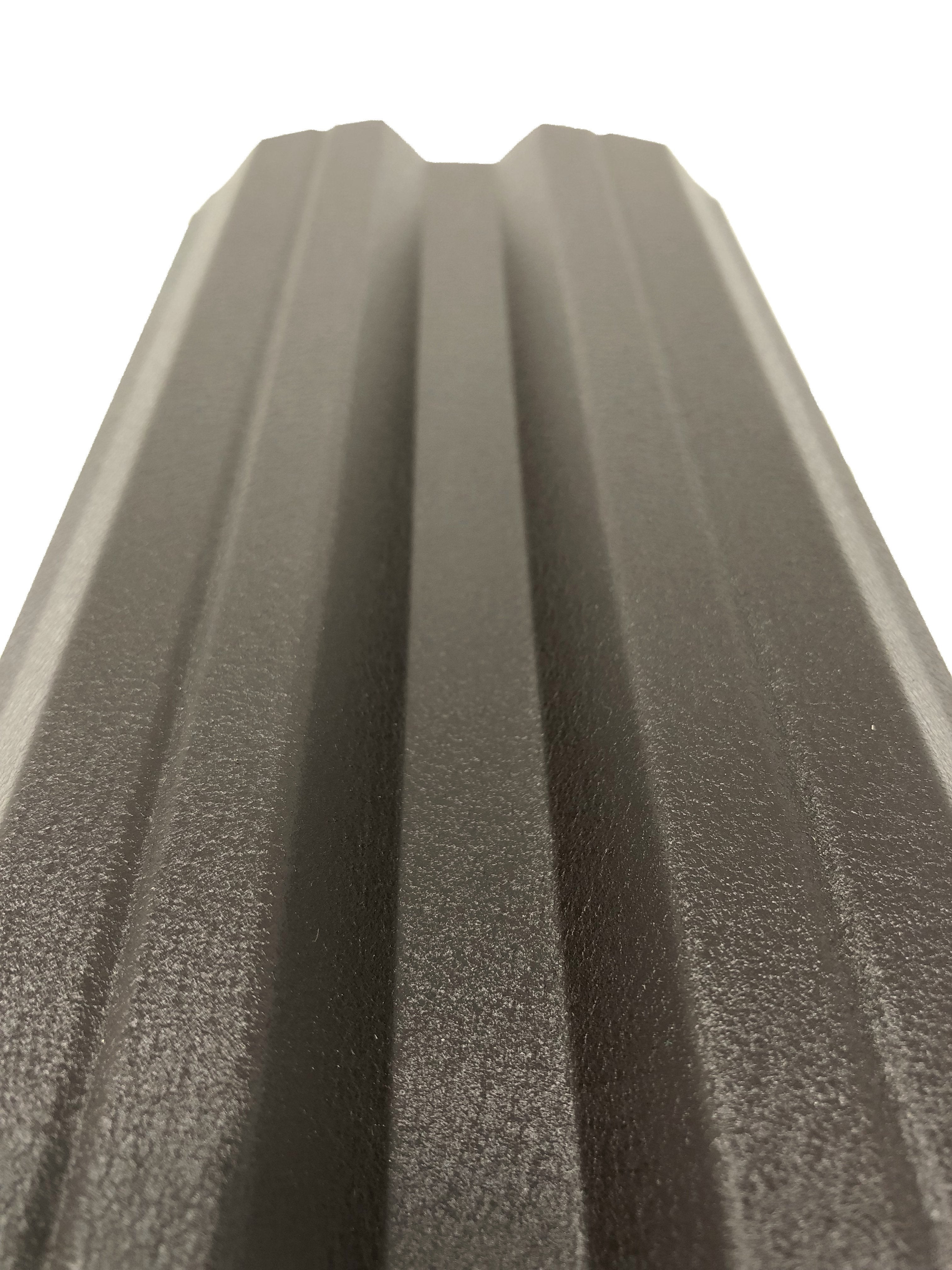 Prim-plan al modelului TISA Sipca Metalica cu finisaj de Mat în culoare Maro Espresso RAL 8019, disponibil pe www.sipca.ro, fabricat de Top Profil Sistem.