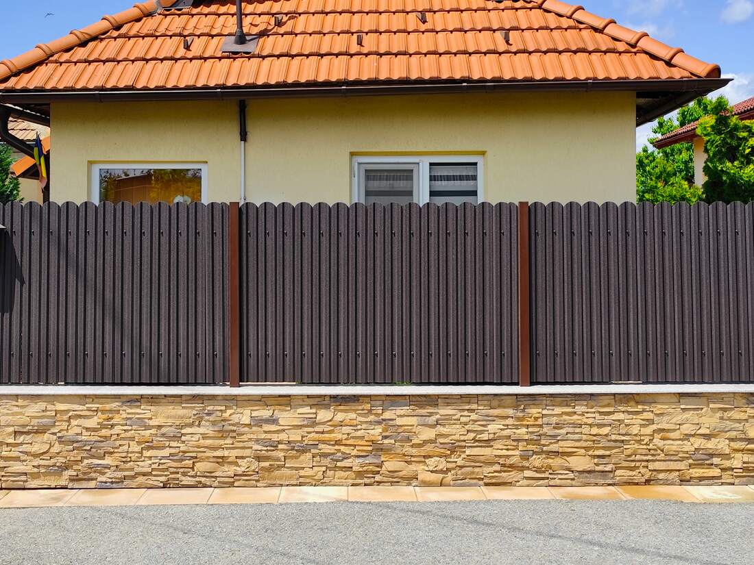 Șipcă Tisa în culoarea Maro Cedru, fotografie reală de la un client